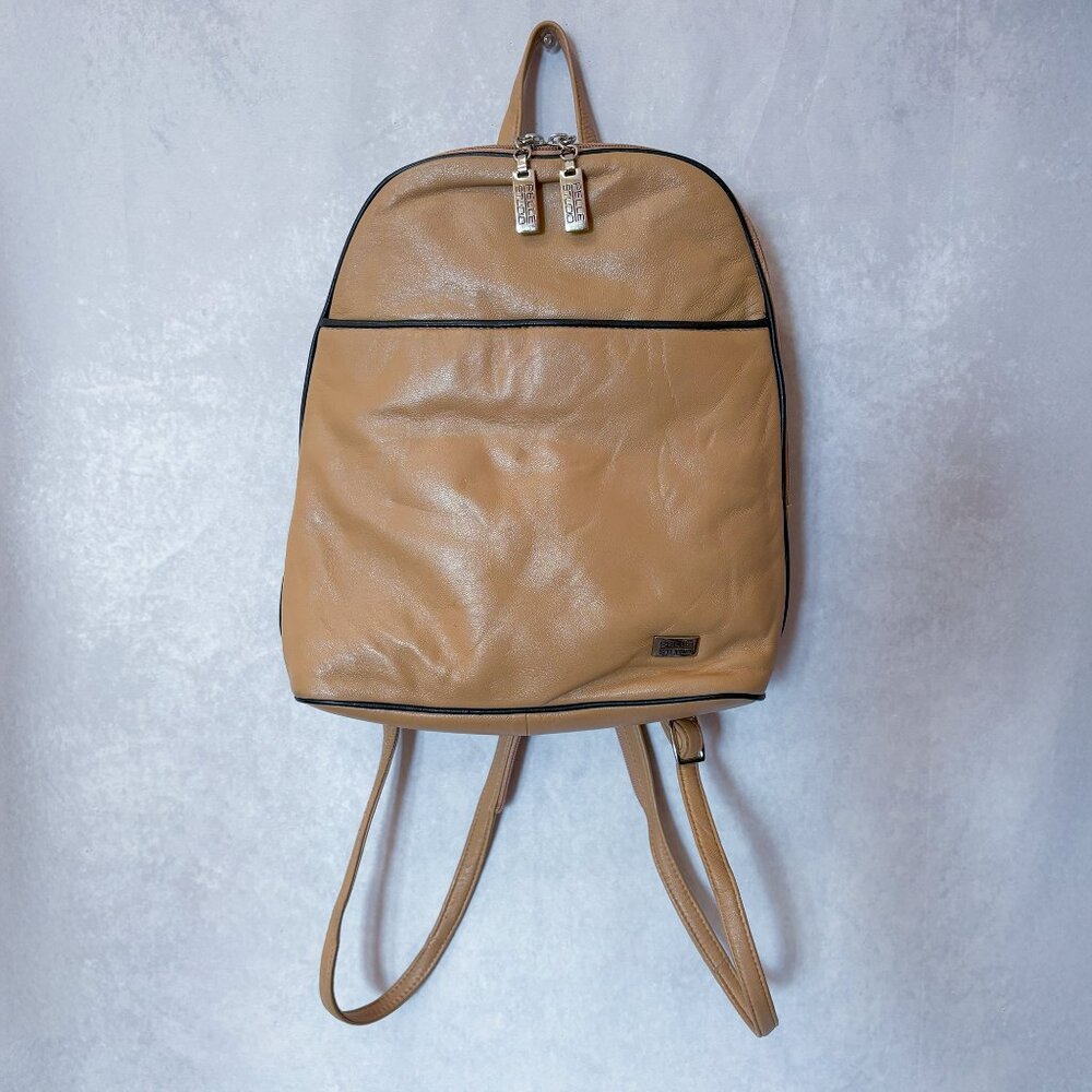 Pelle Studio Wolsons 1995 Vintage Soft Leather Backpack Zipper Straps Beige